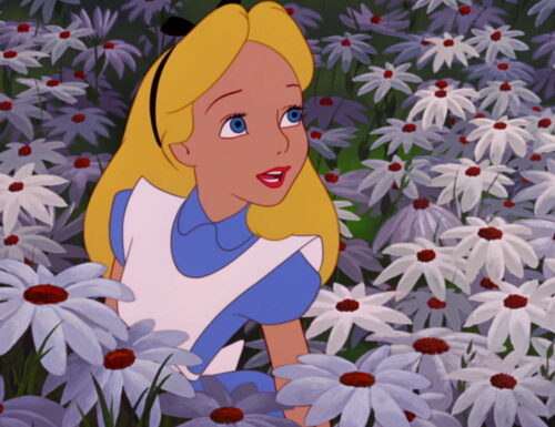 “Sentirti preziosa per te stessa”: il bellissimo passo tratto da “Alice nel paese delle meraviglie”